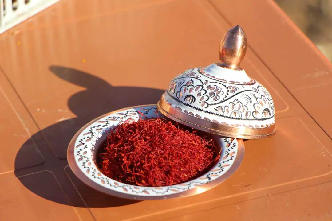 150 bin çiçekten yalnızca 1 kilogram elde ediliyor! Gramı altınla yarışıyor