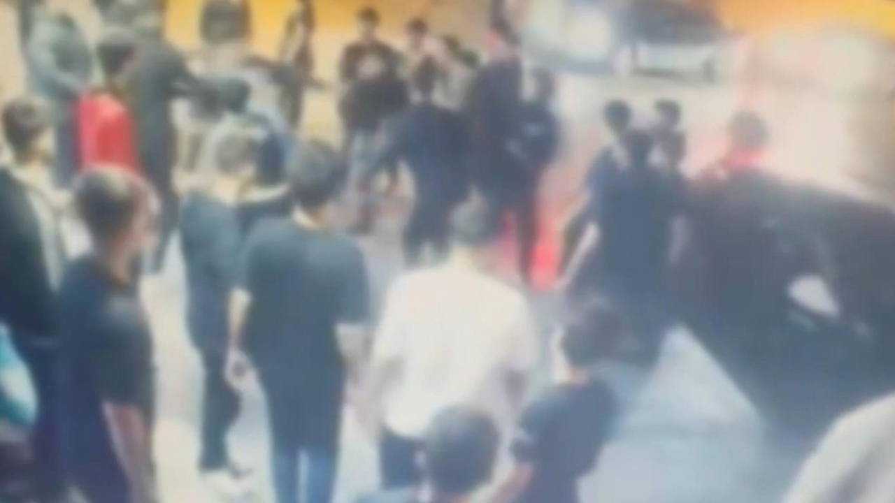 Bağcılar’da ‘sosyal medya’ tartışması bıçaklı kavgaya dönüştü: 2 yaralı