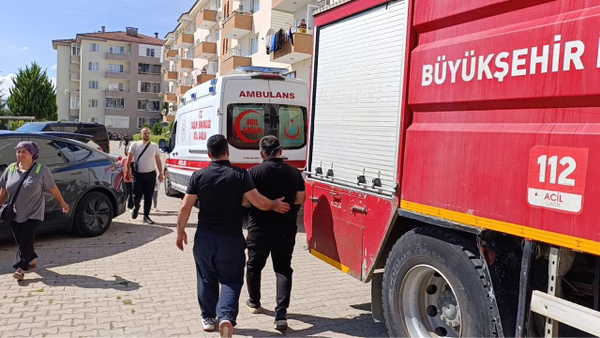 Bursa’da evin mutfağında yangın çıktı: 2’si çocuk 4 kişi dumandan etkilendi