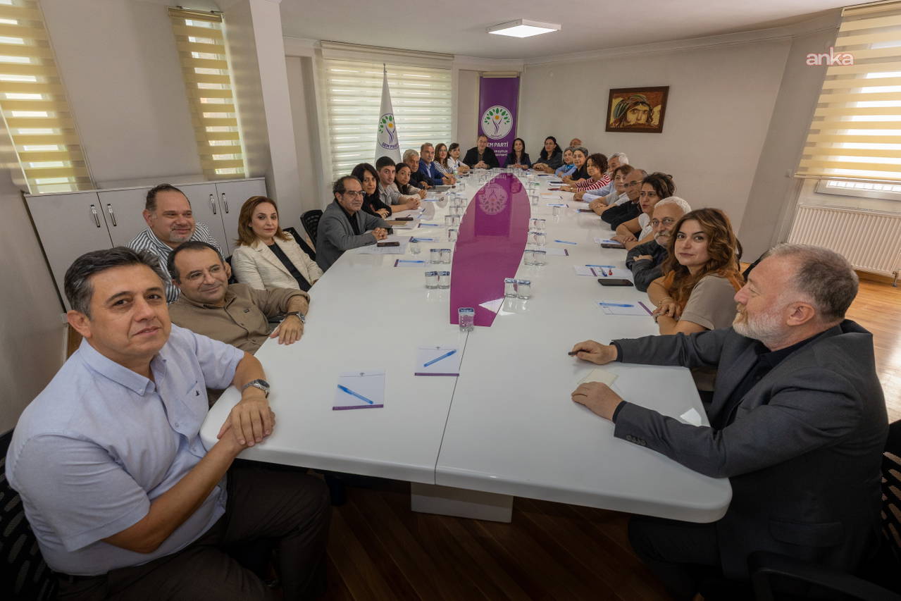 DEM Parti MYK üyelerinin görevleri belli oldu 2 dem parti myk uyelerinin gorevleri belli oldu 0 IfGNJ4tA