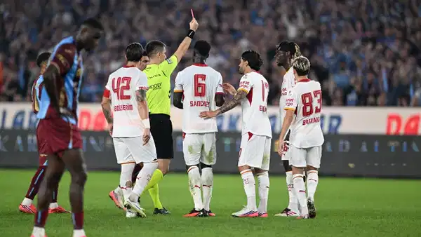 eski hakemler trabzonspor galatasaray macini degerlendirdi savicin saneye mudahalesine kirmizi kart mi cikmaliydi