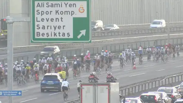 Gerekçe bisiklet yarışı: İstanbul’da FSM Köprüsü’nde Ankara yönü trafiğe kapatıldı