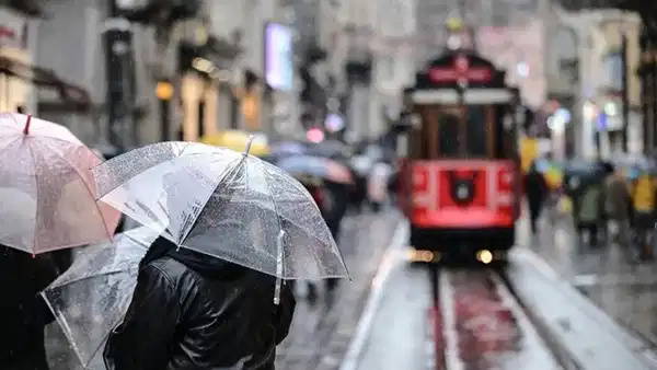 İstanbul’da hava değişiyor: AKOM sağanak yağış için tarih verdi