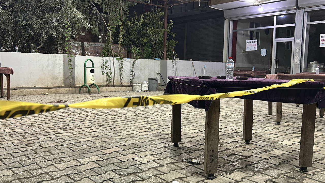 Kahvehanede silahlı kavga: 1 ölü, 5 yaralı, şüpheliler aranıyor