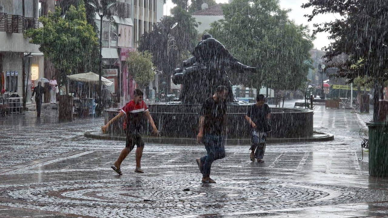 Meteoroloji saat verdi: Marmara Bölgesi için ‘kuvvetli yağış’ uyarısı