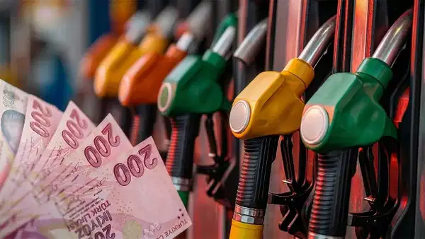 Motorin fiyatlarının zamlanması ekonomiyi nasıl etkiliyor? Uzmanlar tek tek açıkladı