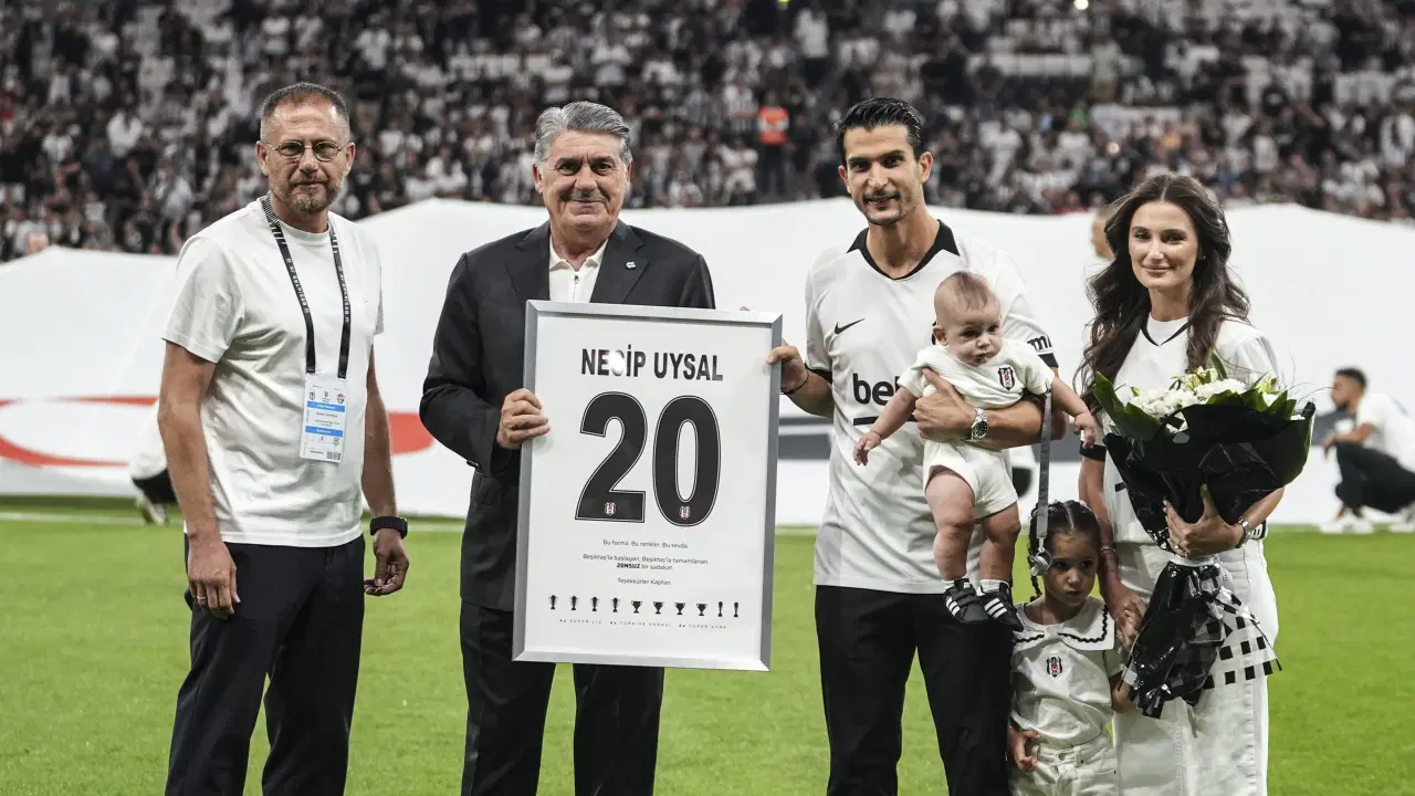 Necip Uysal yeni kariyeri için ilk adımı attı