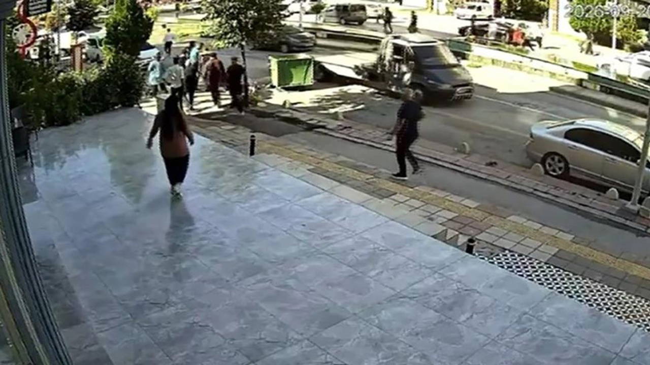 Ölümden saniyelerle kurtuldu: O anlar kamerada