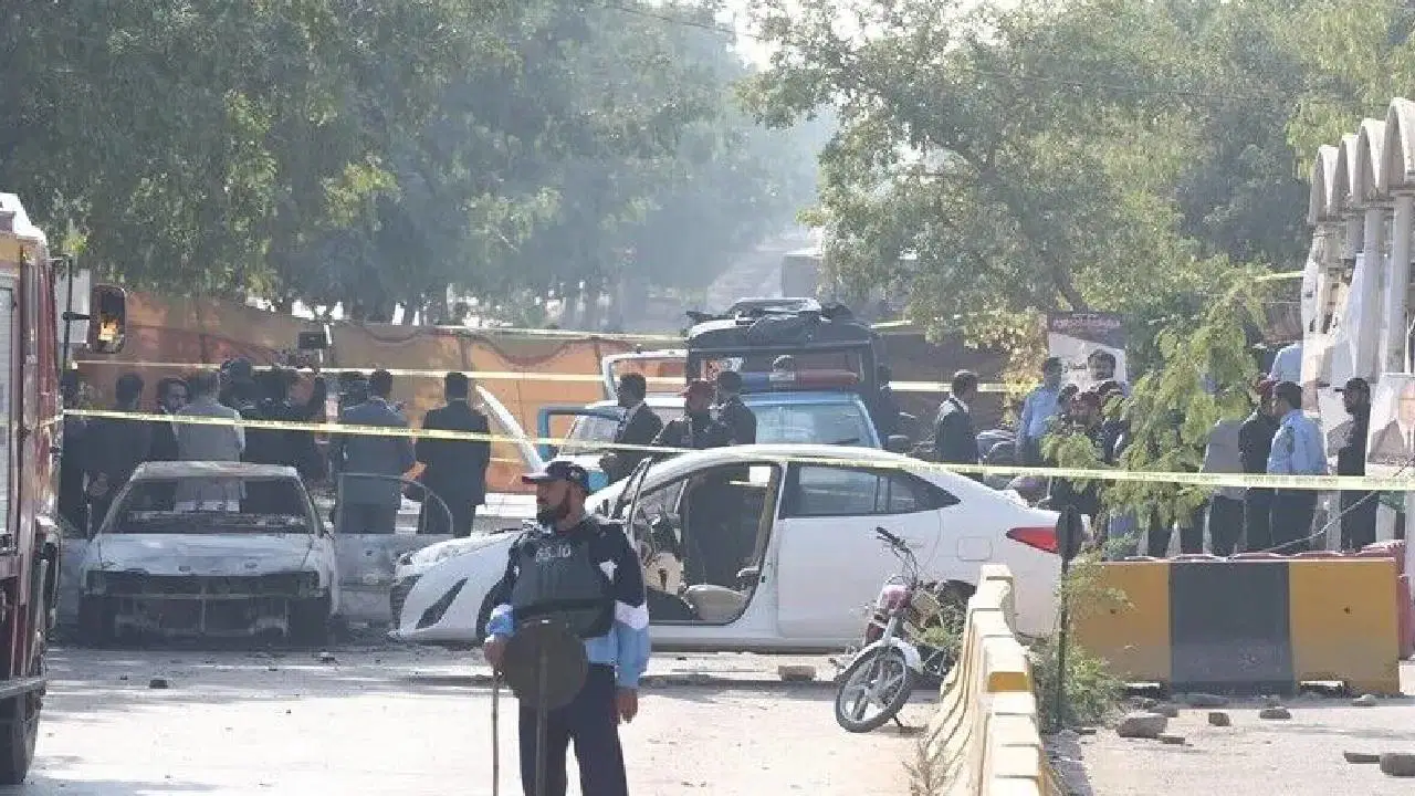pakistanda camide intihar saldirisi cok sayida can kaybi var JVLP8Rz1