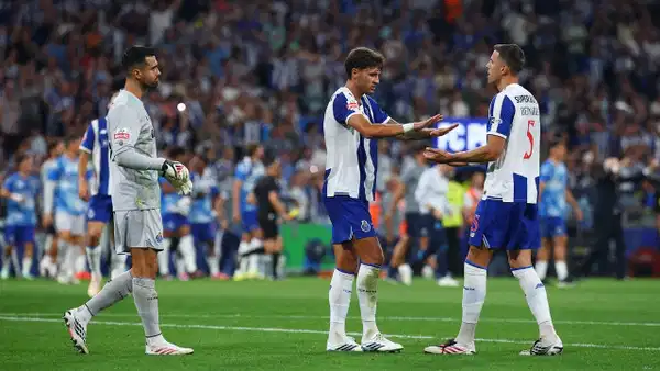 Porto, Benfica’yı 3 golle devirdi: Farioli’den 7’de 7