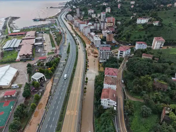 Rize’de sağanak etkili oldu: Sel ve taşkınlara yol açtı 4 rizede saganak etkili oldu sel ve taskinlara yol acti 2 KEBe4QVj
