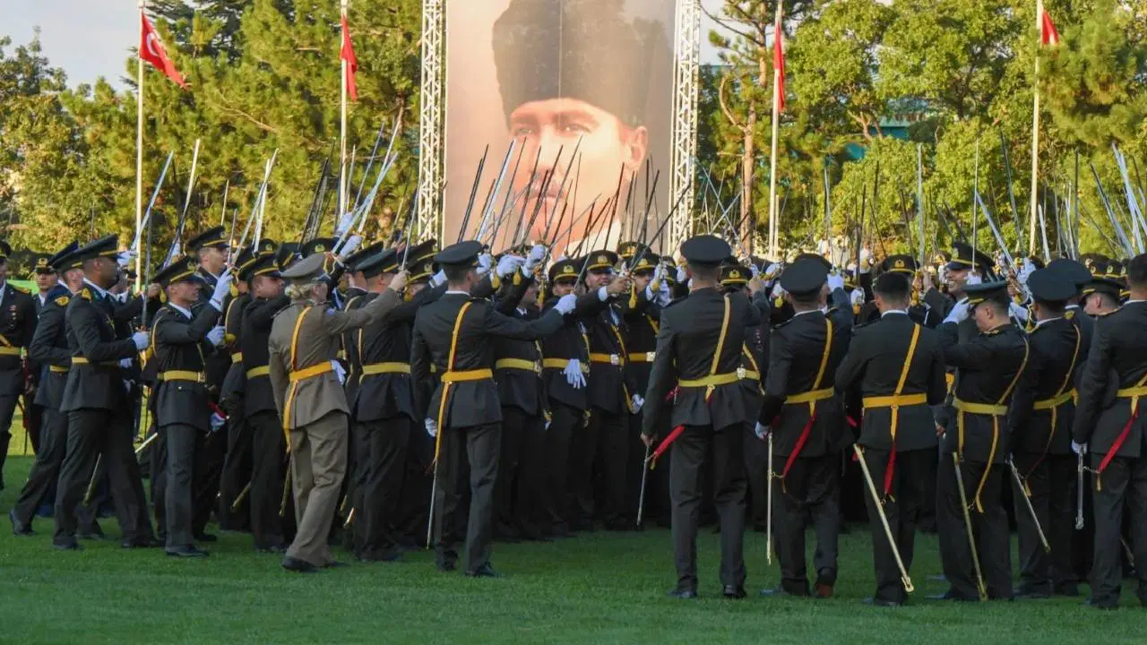 Teğmenlere ‘Türkiye Yüzyılı Marşı’ mı okutuldu? DMM’den iddialara yanıt geldi