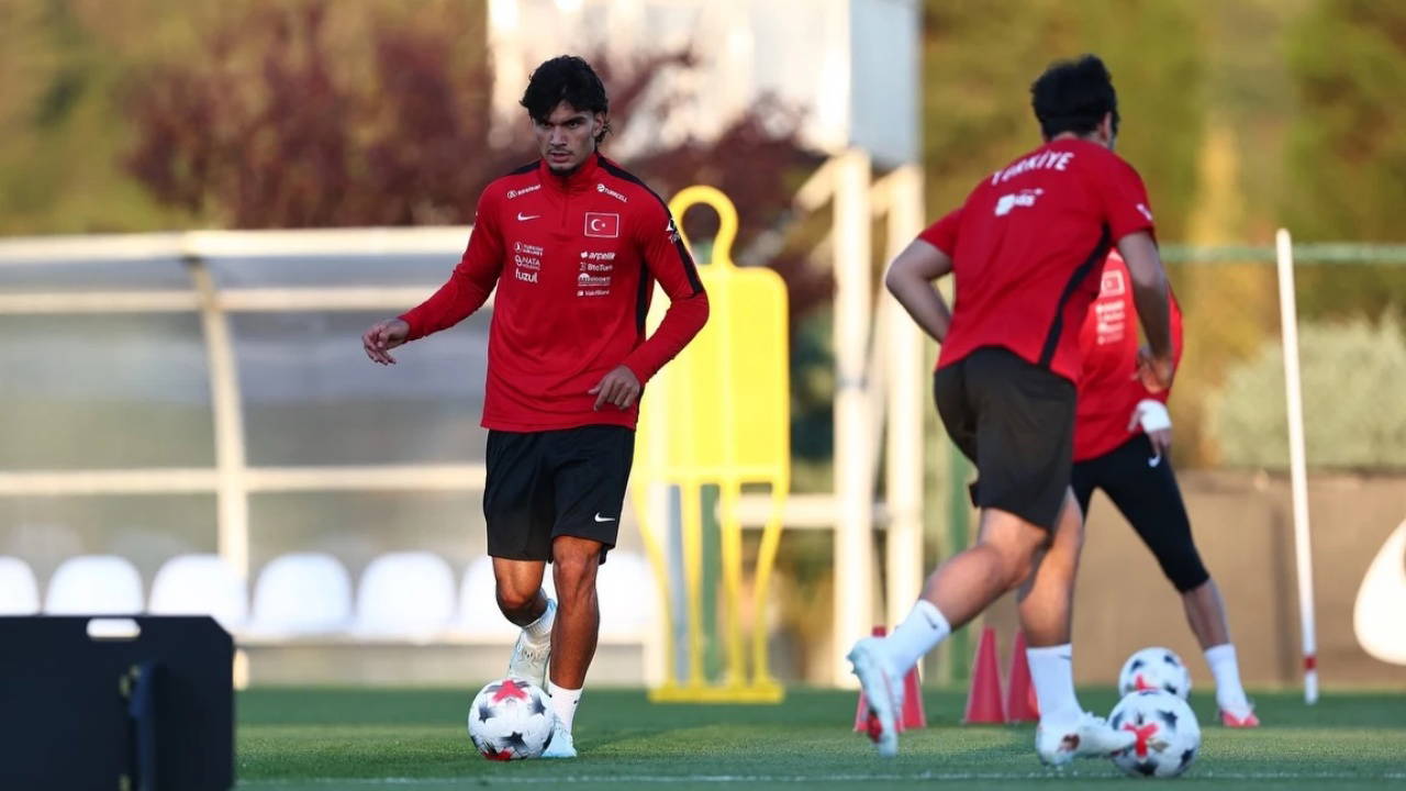 a milli futbol takiminin italya maci biletleri satisa cikti 0 GdfL3qiE