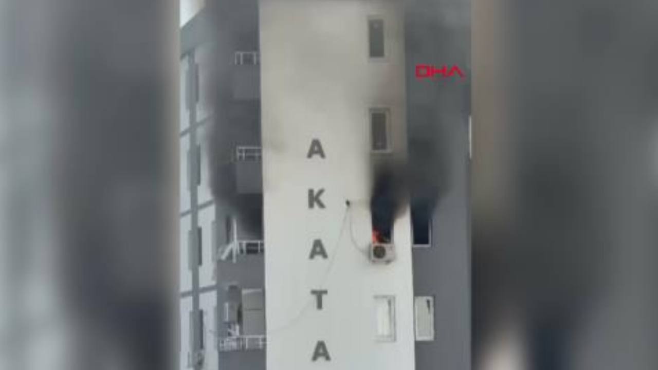adanada 7 katli apartmandaki yangin panigi kameraya yansidi 6lzqY4T4