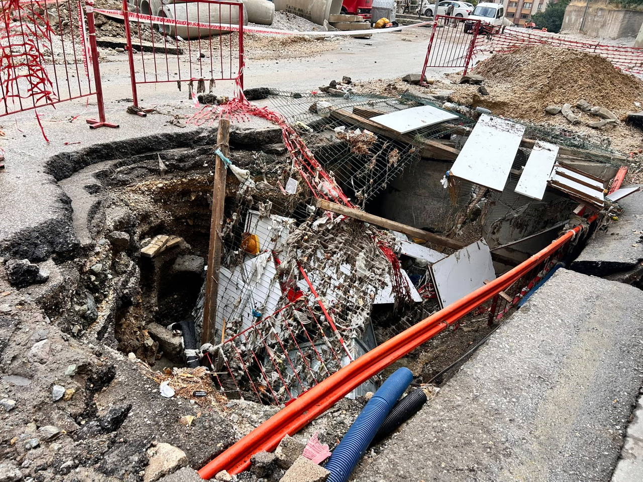 ankarada sel sonrasi yol yarildi hasarin boyutu gun agarinca ortaya cikti 0 E8nm4Iyl