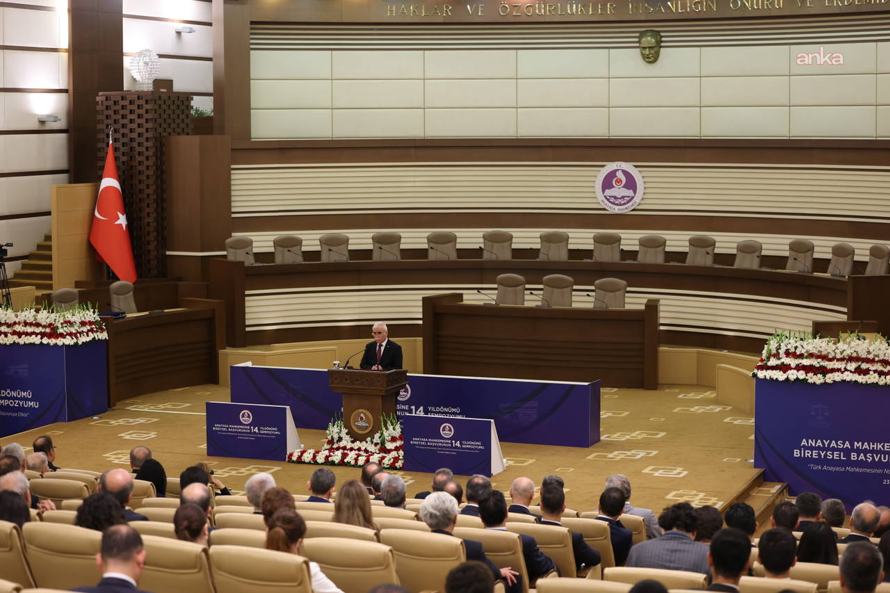 AYM Başkanı Kadir Özkaya, hakim ve savcılara seslendi: 'İnsanlar arasında hükmederken, adaletle hükmetmek zorundayız' 2 aym baskani kadir ozkaya hakim ve savcilara seslendi insanlar arasinda hukmederken adaletle hukmetmek zorundayiz 9r8YrZWt
