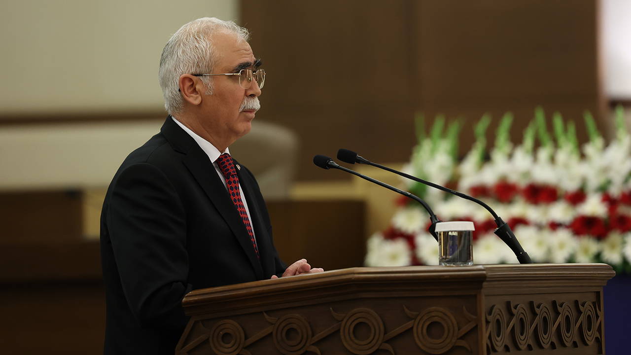 AYM Başkanı Kadir Özkaya, hakim ve savcılara seslendi: ‘İnsanlar arasında hükmederken, adaletle hükmetmek zorundayız’
