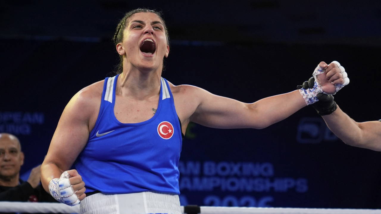 Busenaz Sürmeneli, Avrupa Boks Şampiyonası’nda üst üste ikinci kez finale çıktı!