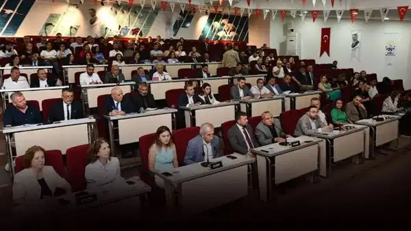 Çiğli Belediyesi’nde ‘AKP’ iddiası ortak açıklamayla yalanlandı: ‘Halkın menfaatlerinin yanında olmaya devam edeceğiz’