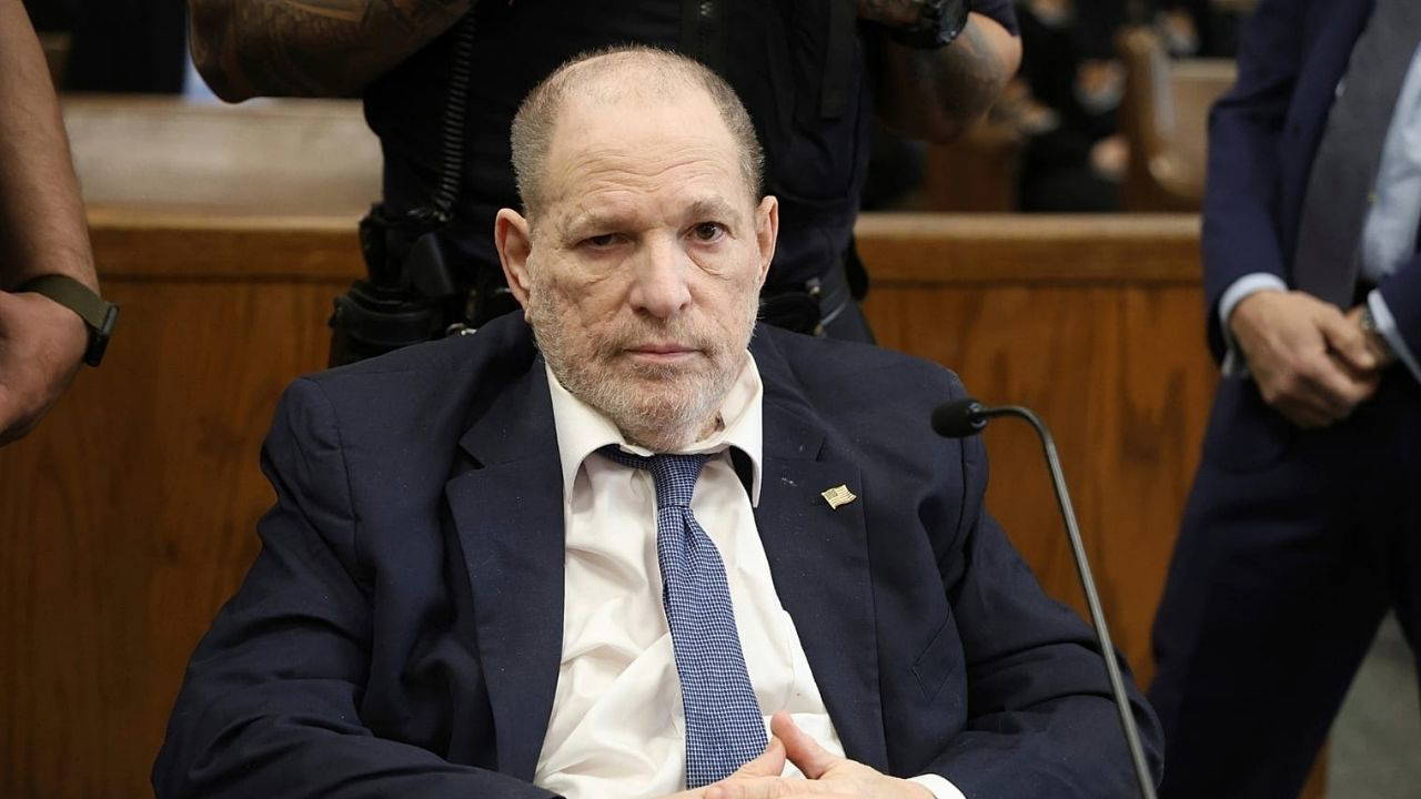 Cinsel saldırıdan yeniden yargılanan Harvey Weinstein’e 15 yıl hapis cezası verildi