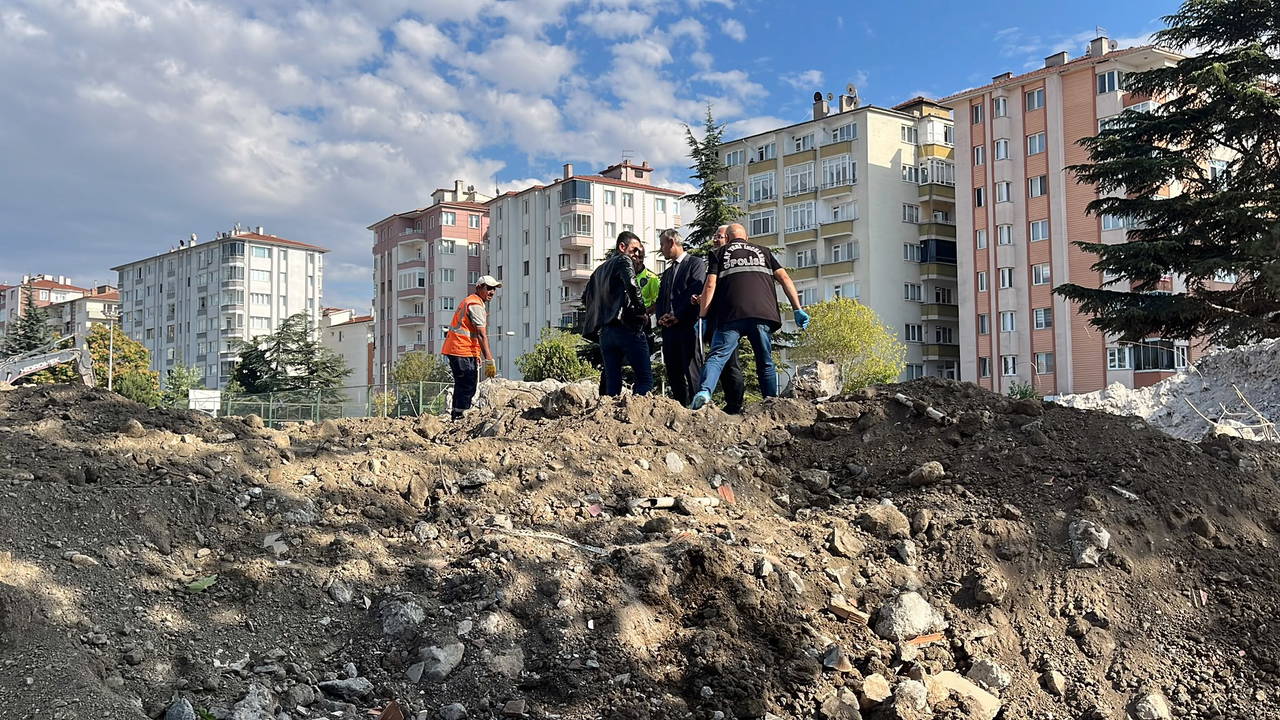 corumda okul binasinin yikimi sirasinda toprak altinda insan kemikleri bulundu 0 S5P1UVmU