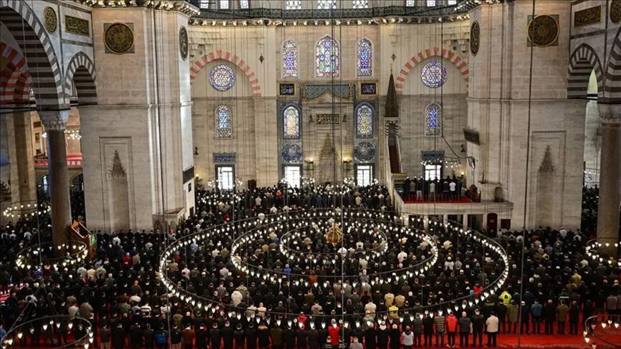 Erişim engelleri doruğa ulaştı, Diyanet’ten ‘sosyal medya’ hutbesi geldi