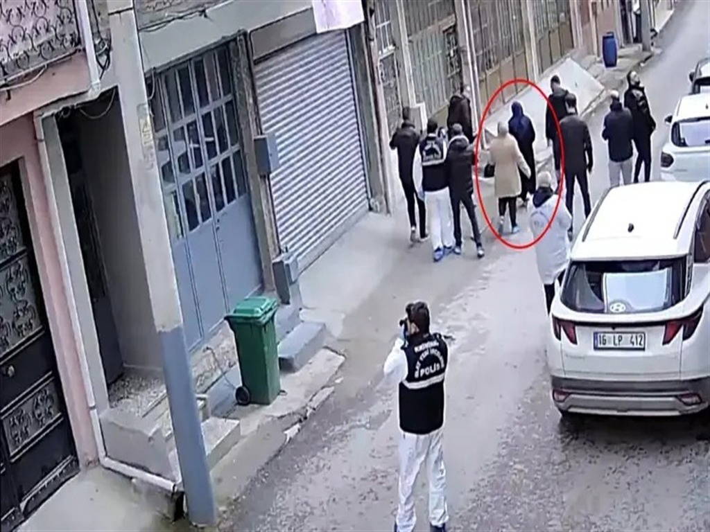 esini oldurup cesedini parcalayarak cope atti kadina agirlastirilmis muebbet hapis cezasi 0 hilKSjgp