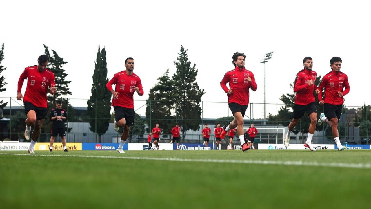Fransa maçı öncesi A Milli Futbol Takımı idmanında iki eksik!