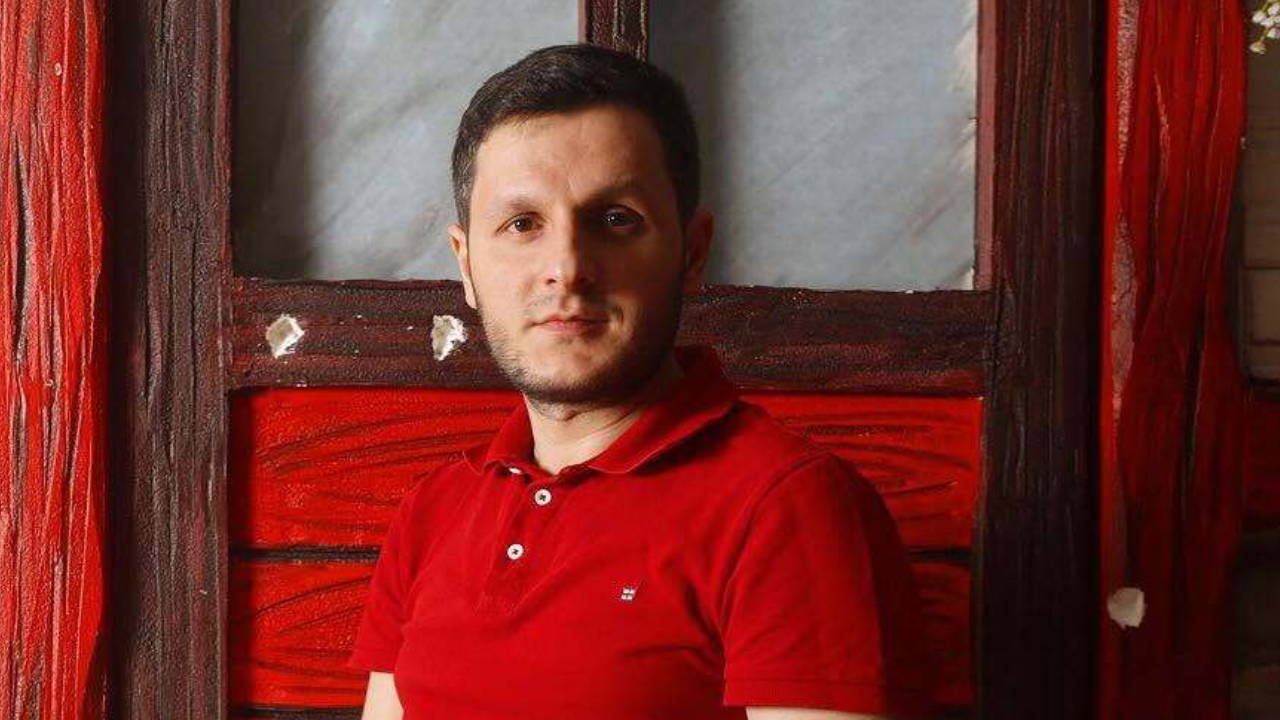 gazeteci cift akp milletvekilinin sozlerini haberlestirmelerinin ardindan gozaltina alindi 0 qtGTARg8
