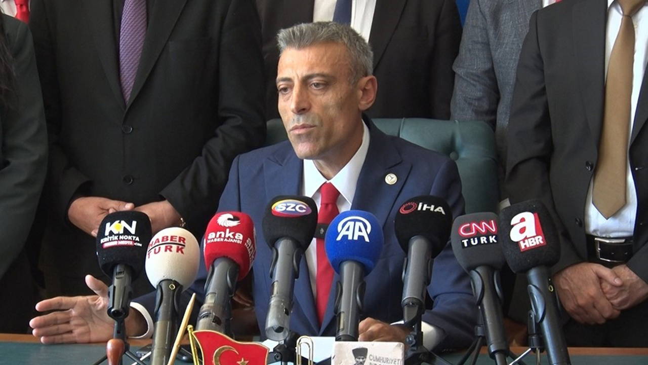 ‘İsim benzerliği’ meselesinde yeni gelişme… Yenilik Partisi o tarihe işaret etti: YENİ Parti’ye çağrı yaptı