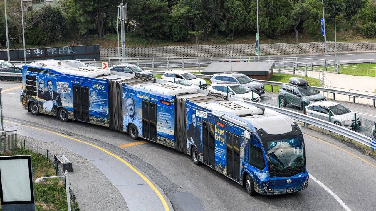 İstanbul Yollarında Neşet Ertaş'a saygı... 3 istanbul yollarinda neset ertasa saygi 1