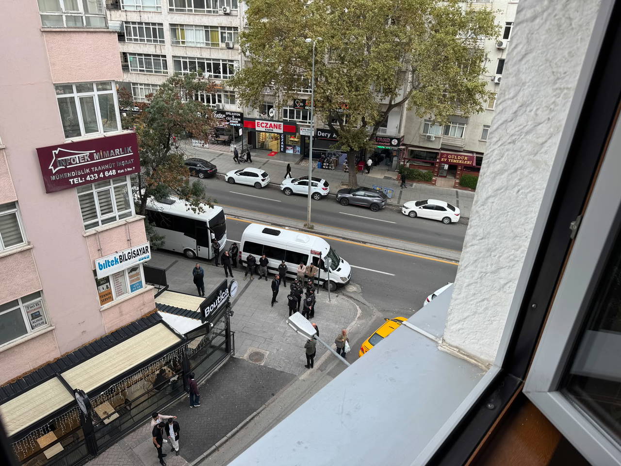 manisadaki okul saldirisi sonrasi meclise yuruyeceklerdi egitim is genel merkezine polis ablukasi 0 el9itXIO