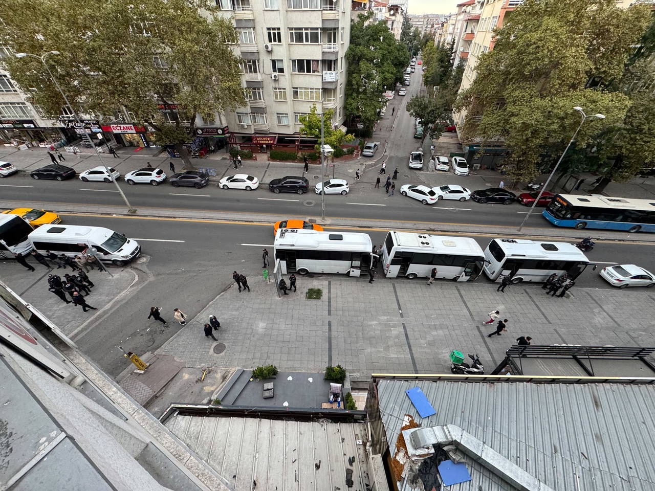 manisadaki okul saldirisi sonrasi meclise yuruyeceklerdi egitim is genel merkezine polis ablukasi 2 fNu4NZYN