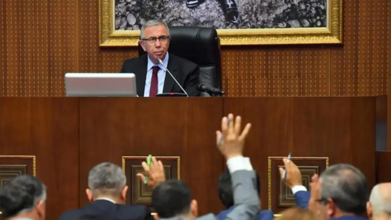 Mansur Yavaş sonrası ABB’de istifa dalgası! Peş peşe istifa ettiler: Mecliste kaç CHP’li kaldı?