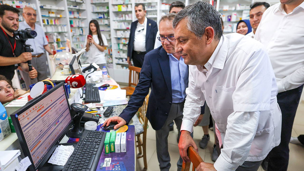 Özgür Özel’den ‘Dünya Eczacılar Günü’ mesajı
