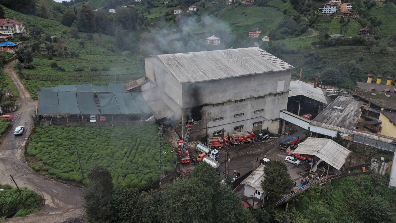Rize’de çay fabrikasında yangın paniği