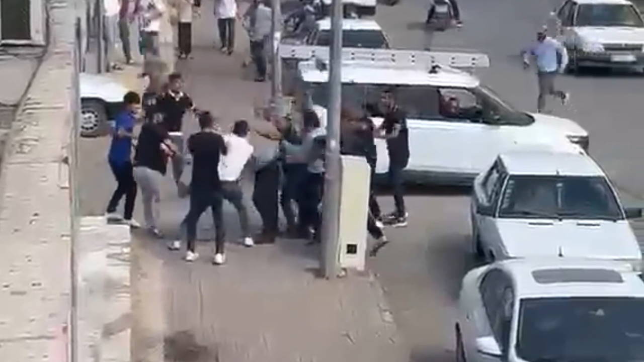 sanliurfada iki grubun tasli sopali kavgasi kamerada 1i agir 9 yarali 1 vMw6ANfO