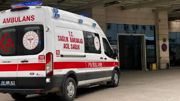 Siirt’te fıstık toplamaya gidenleri taşıyan patpat devrildi: Yaralılar var