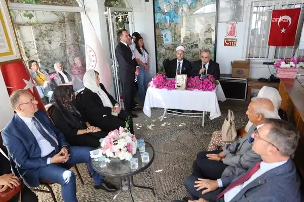 Zeki Müren, ölümünün 30'uncu yılında Bodrum’da anılıyor 2 zeki muren olumunun 30uncu yilinda bodrumda aniliyor 0 jqgK6E2b